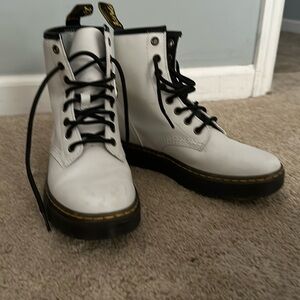 Dr. Martens Zavala